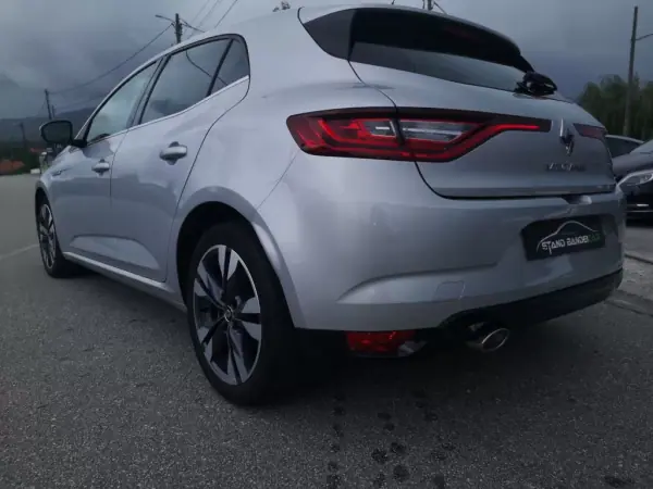 Renault Mégane 2019 - 17900 EUR, 96000 km - AUTO.MOTO.pt - 96000km - foto 7 de 27