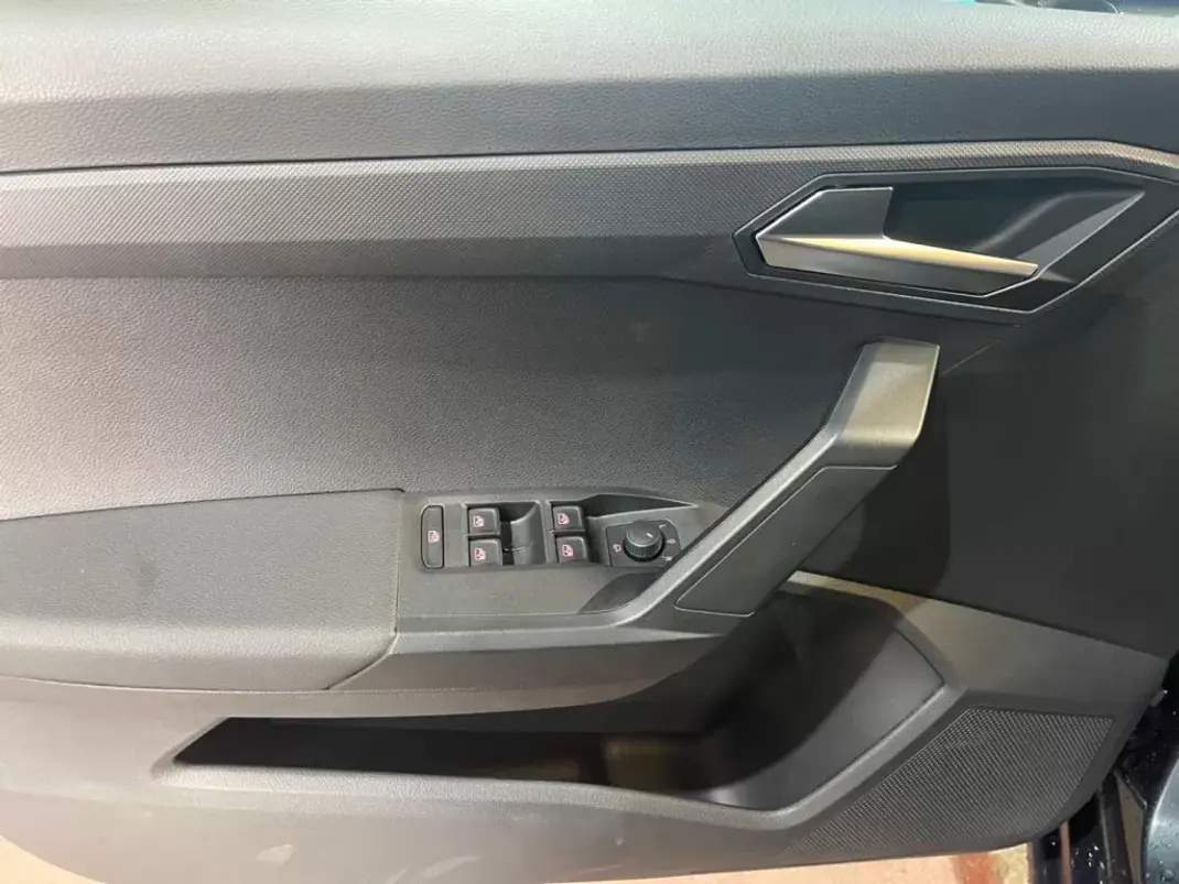 SEAT Ibiza 2024 - 17999 EUR, 1000 km - AUTO.MOTO.pt - 1000km - foto 40 de 40