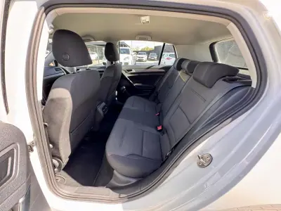 Volkswagen e-Golf 2019 - 16500 EUR, 70000 km - AUTO.MOTO.pt - 70000km - foto 17 de 18