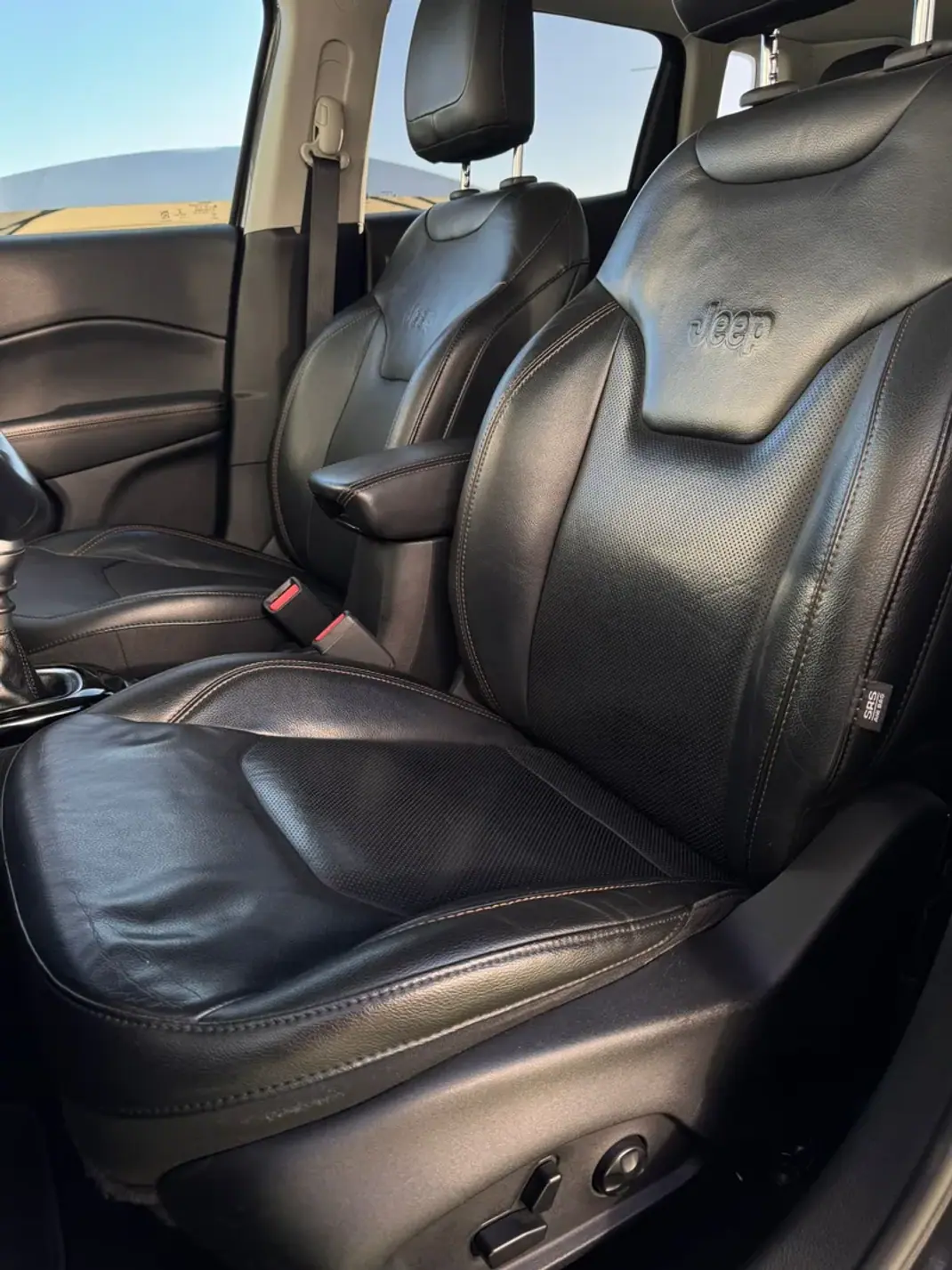 Jeep Compass 2018 - 17900 EUR, 52967 km - 52967km - foto 16 de 32