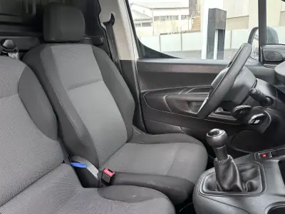 Peugeot Partner 1.5HDI 3lugares 2021 - 11900 EUR, 160000 km - AUTO.MOTO.pt - 160000km - foto 42 de 47