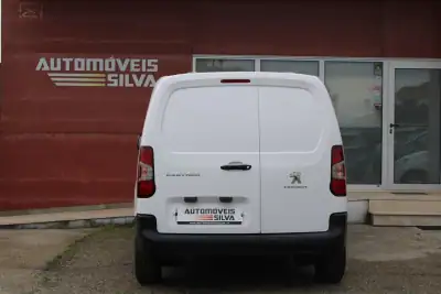 Peugeot Partner 1.5 BlueHDI Premium Longa 2021 - 11990 EUR, 178000 km - AUTO.MOTO.pt - 178000km - foto 8 de 22