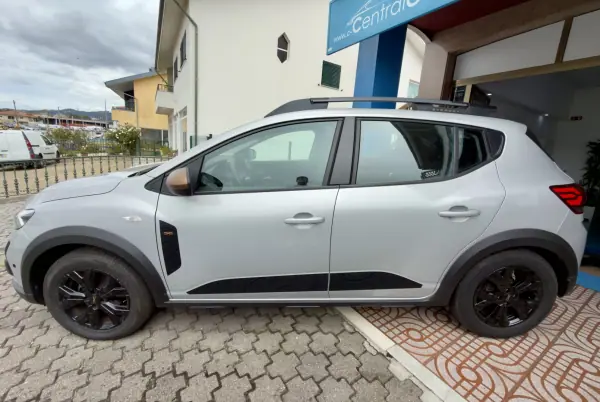 Dacia Sandero 2024 - 16450 EUR, 47000 km - AUTO.MOTO.pt - 47000km - foto 6 de 27