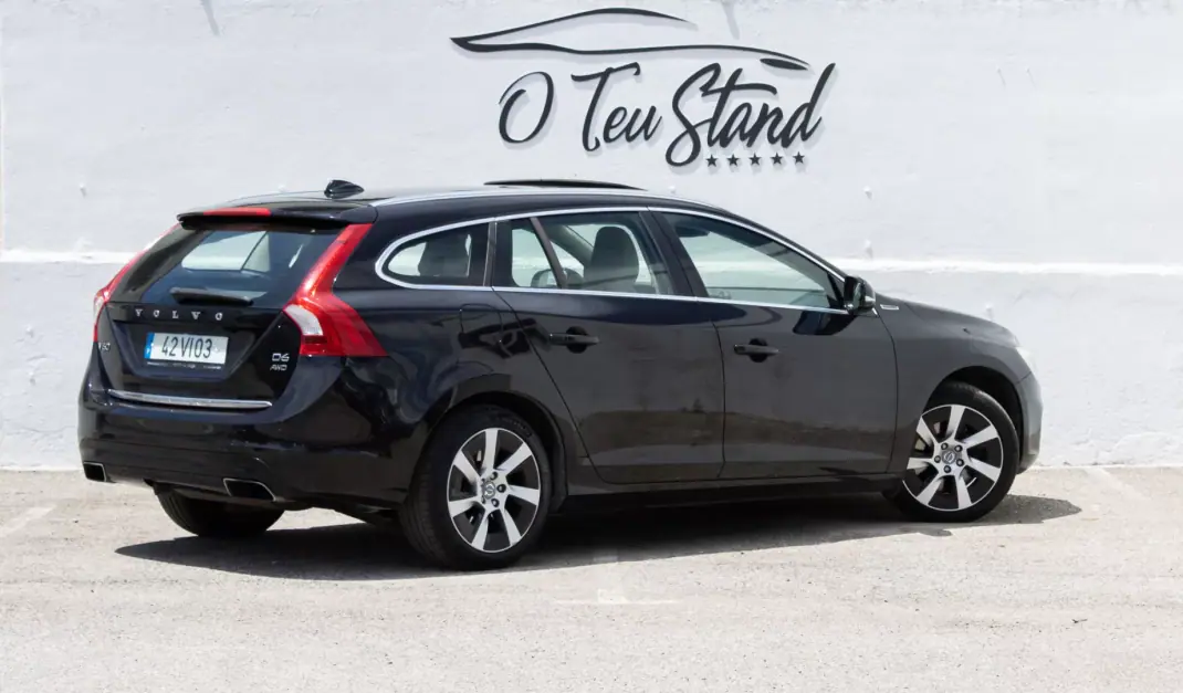 Volvo V60 2013 - 12500 EUR, 242000 km - 242000km - foto 2 de 45