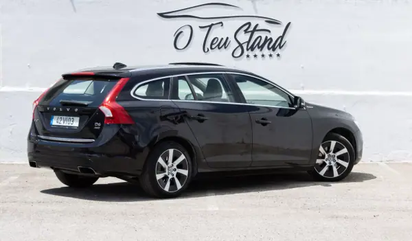 Volvo V60 2013 - 12500 EUR, 242000 km - AUTO.MOTO.pt - 242000km - foto 2 de 45
