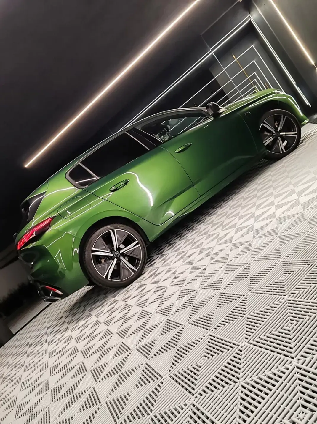 Peugeot 308 2022 - 22750 EUR, 133135 km - AUTO.MOTO.pt - 133135km - foto 11 de 26