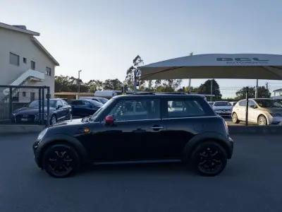 MINI 3 Portas 2010 - 7990 EUR, 265000 km - AUTO.MOTO.pt - 265000km - foto 4 de 32
