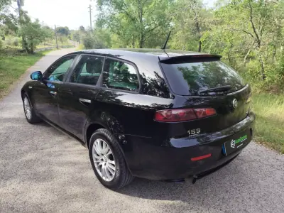 Alfa Romeo 159 Sportwagon 2010 - 7500 EUR, 267600 km - AUTO.MOTO.pt - 267600km - foto 10 de 17