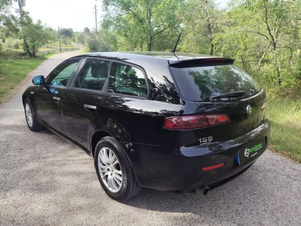 Alfa Romeo 159 Sportwagon 2010 - 7500 EUR, 267600 km - AUTO.MOTO.pt - 267600km - foto 10 de 17