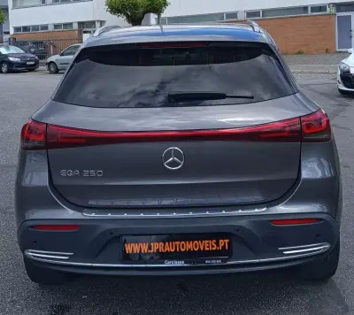 Mercedes-Benz EQA 2021 - 29990 EUR, 32800 km - AUTO.MOTO.pt - 32800km - foto 8 de 25