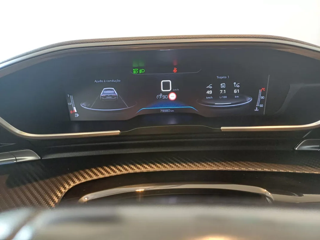 Peugeot 508 SW 2019 - 19500 EUR, 80000 km - AUTO.MOTO.pt - 80000km - foto 32 de 35