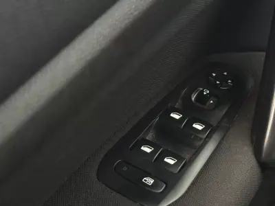 Peugeot 308 SW 2014 - 8950 EUR, 160000 km - AUTO.MOTO.pt - 160000km - foto 15 de 25