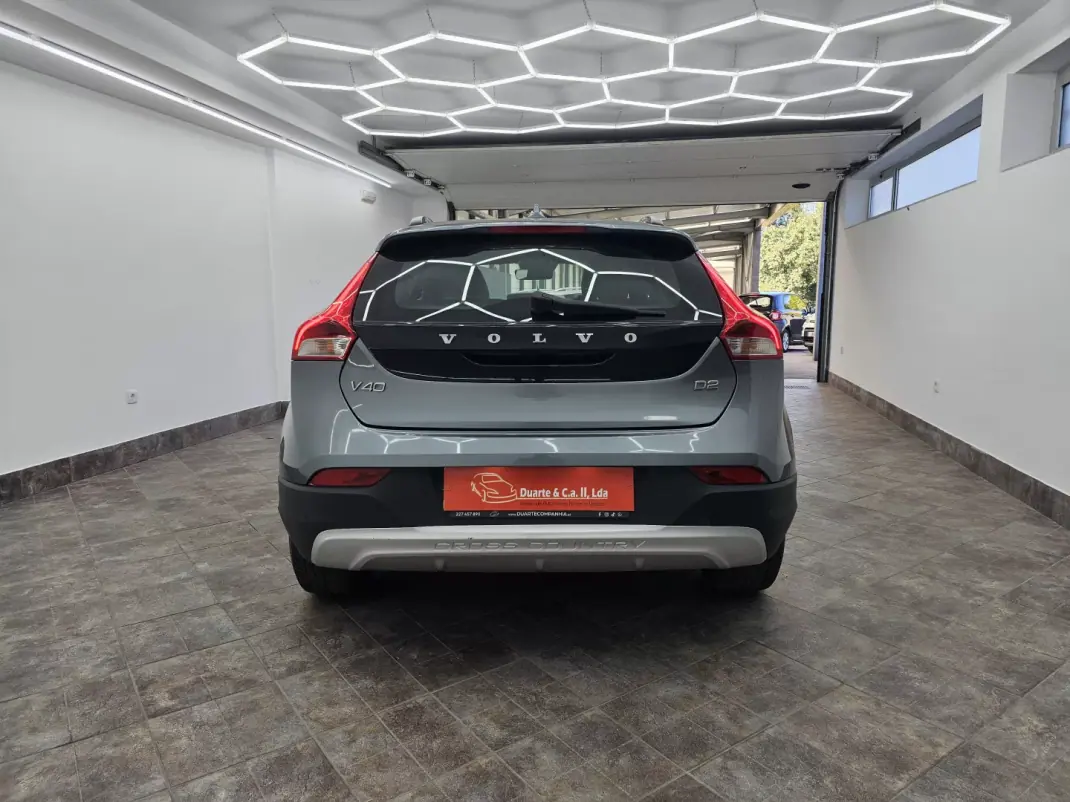 Volvo V40 Cross Country 2018 - 15000 EUR, 106816 km - 106816km - foto 8 de 40