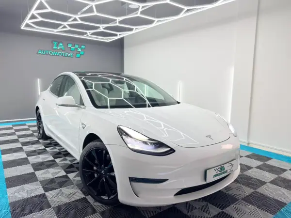Tesla Model 3 2020 - 24500 EUR, 134000 km - AUTO.MOTO.pt - 134000km - foto 4 de 21