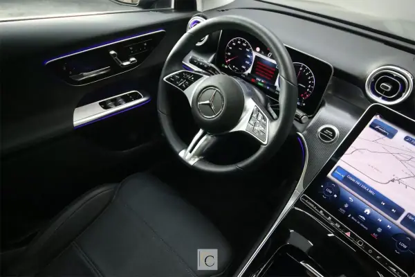 Mercedes-Benz GLC 300 2023 - 59500 EUR, 32000 km - AUTO.MOTO.pt - 32000km - foto 34 de 35