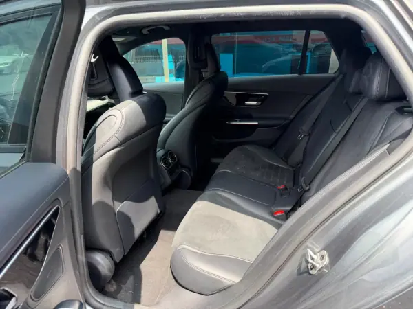 Mercedes-Benz C 200 2022 - 42000 EUR, 185000 km - AUTO.MOTO.pt - 185000km - foto 13 de 15