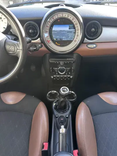 MINI Cooper 2012 - 10500 EUR, 210000 km - AUTO.MOTO.pt - 210000km - foto 19 de 40