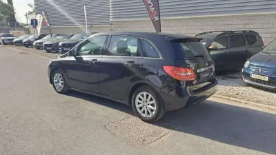 Mercedes-Benz B 180 2014 - 13890 EUR, 141469 km - AUTO.MOTO.pt - 141469km - foto 20 de 43