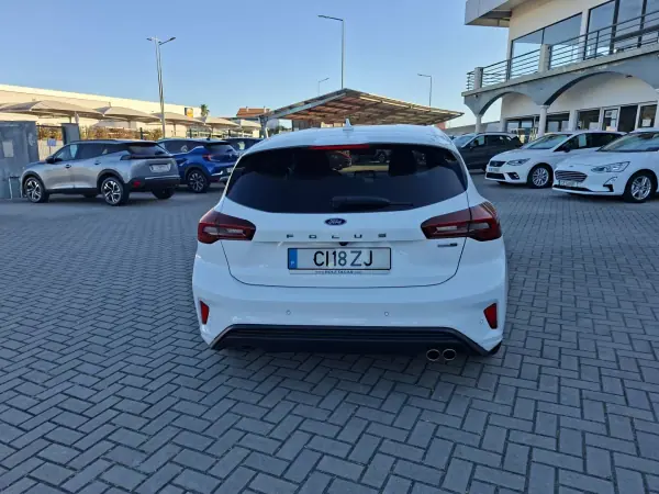 Ford Focus 2022 - 16500 EUR, 97500 km - AUTO.MOTO.pt - 97500km - foto 7 de 37