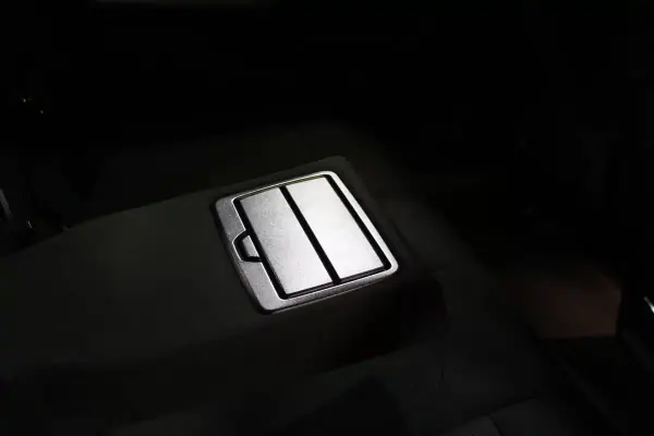 BMW 318 2021 - 22800 EUR, 153258 km - AUTO.MOTO.pt - 153258km - foto 8 de 32