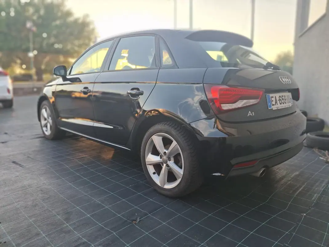 Audi A1 Sportback 2016 - 13500 EUR, 169098 km - 169098km - foto 10 de 17