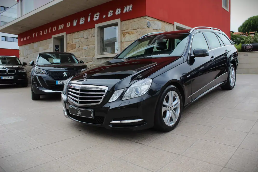 Mercedes-Benz E 250 2010 - 13990 EUR, 245000 km - AUTO.MOTO.pt - 245000km - foto 1 de 48