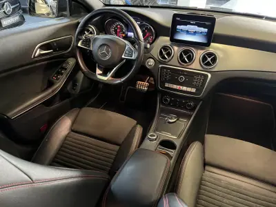 Mercedes-Benz CLA 180 2018 - 19990 EUR, 135000 km - AUTO.MOTO.pt - 135000km - foto 13 de 39