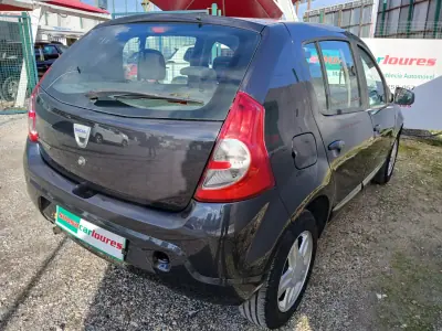 Dacia Sandero 2012 - 5750 EUR, 158792 km - AUTO.MOTO.pt - 158792km - foto 9 de 31