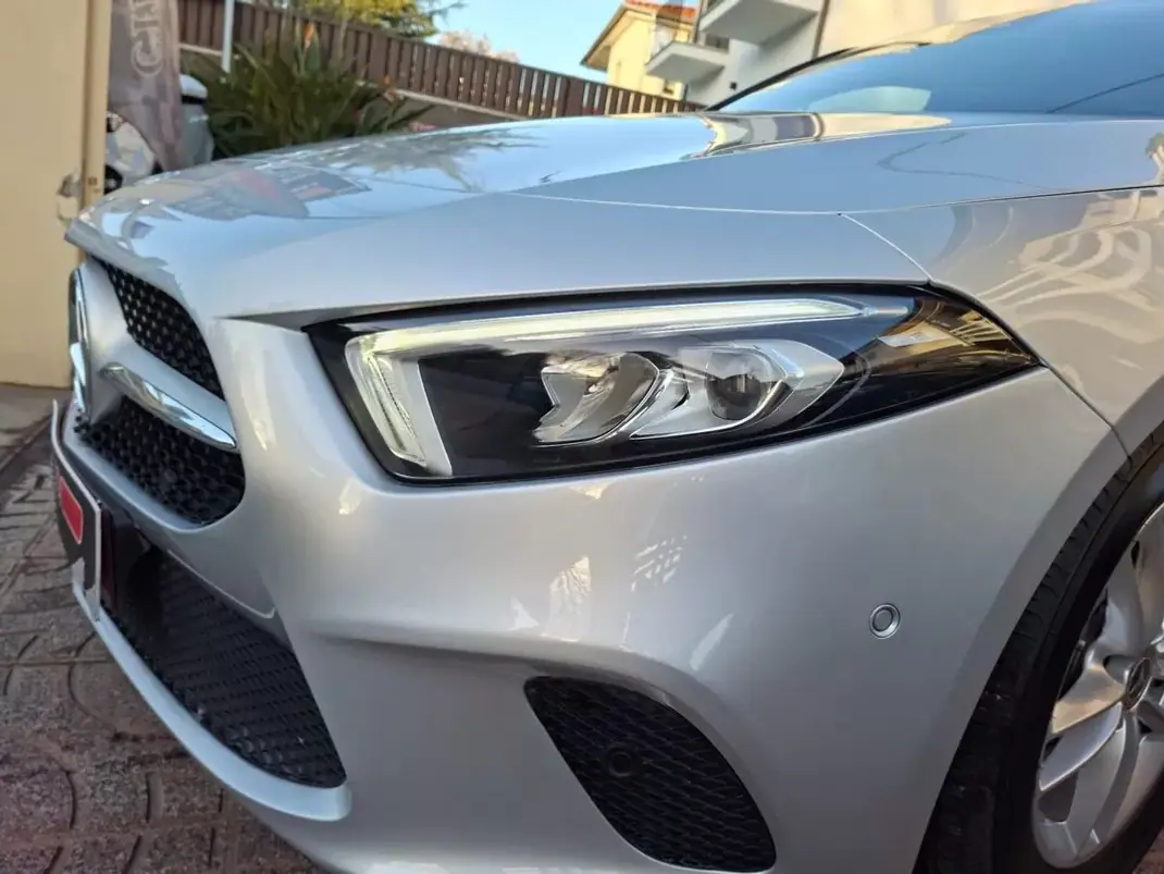 Mercedes-Benz A 200 2018 - 22500 EUR, 77000 km - AUTO.MOTO.pt - 77000km - foto 16 de 37