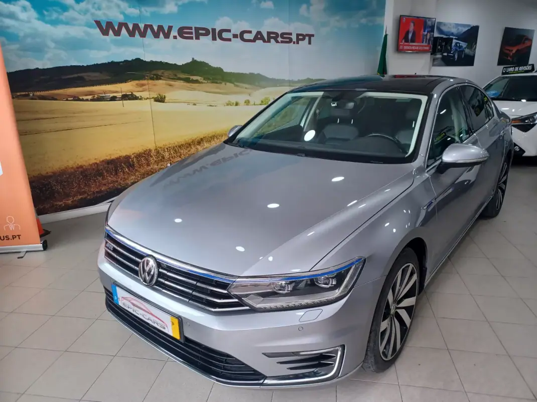 Volkswagen Passat 2017 - 19390 EUR, 112082 km - AUTO.MOTO.pt - 112082km - foto 4 de 40