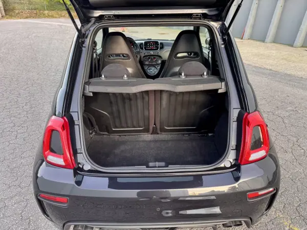 Abarth 595 2018 - 22500 EUR, 86000 km - AUTO.MOTO.pt - 86000km - foto 28 de 31