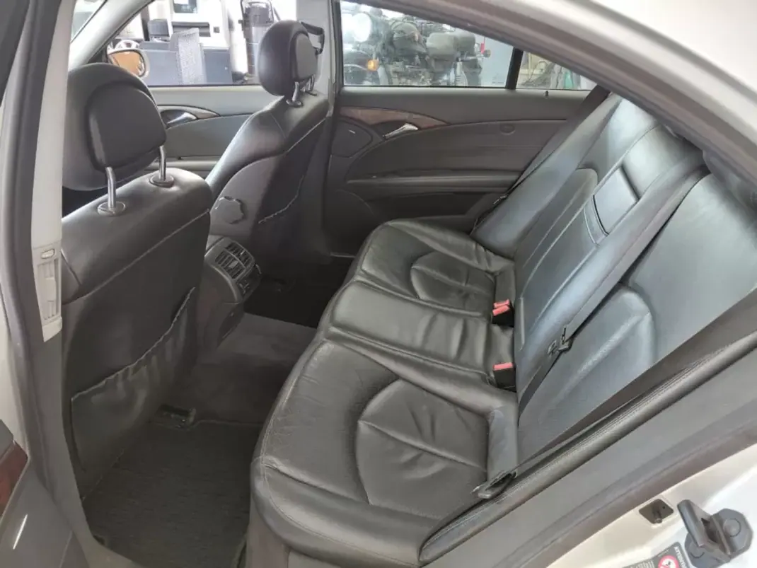Mercedes-Benz E 220 2002 - 7600 EUR, 280000 km - 280000km - foto 14 de 15