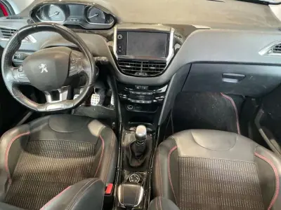 Peugeot 2008 2016 - 9900 EUR, 95687 km - foto 5 de 10