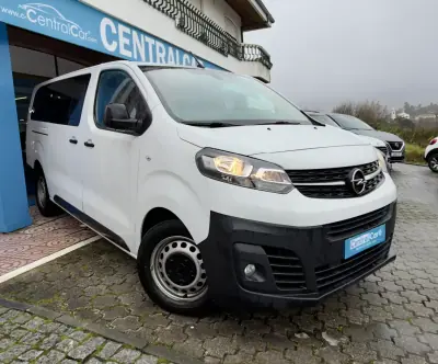 Opel Vivaro 2024 - 34950 EUR, 102000 km - AUTO.MOTO.pt - 102000km - foto 2 de 24