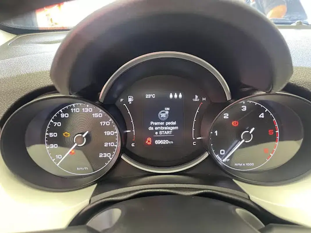 Fiat 500X 2019 - 15950 EUR, 69620 km - 69620km - foto 11 de 12