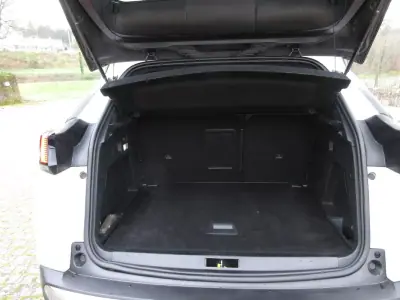 Peugeot 3008 2017 - 16990 EUR, 209000 km - AUTO.MOTO.pt - 209000km - foto 27 de 48