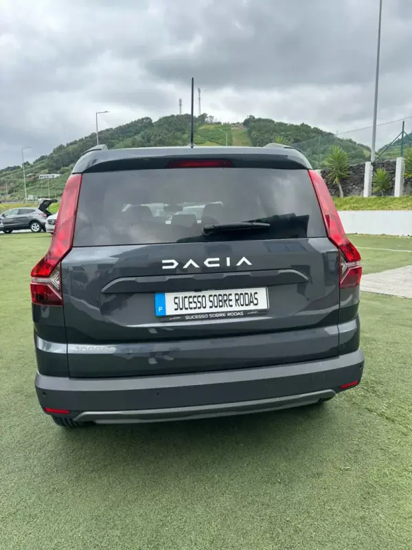 Dacia Jogger 2023 - 20990 EUR, 29799 km - AUTO.MOTO.pt - 29799km - foto 9 de 15