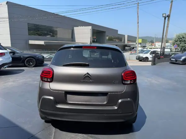 Citroën C3 2023 - 11000 EUR, 70000 km - AUTO.MOTO.pt - 70000km - foto 7 de 13