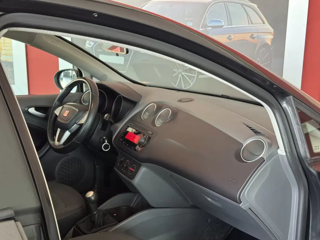 SEAT Ibiza 2009 - 7990 EUR, 126845 km - 126845km - foto 14 de 20