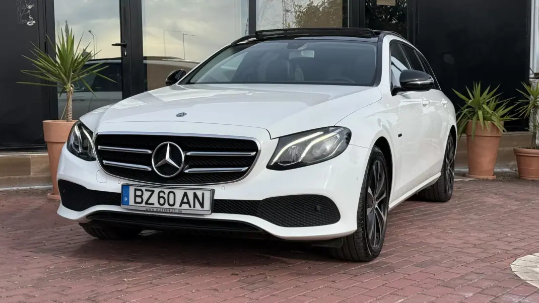 Mercedes-Benz E 300 2019 - 26990 EUR, 147000 km - AUTO.MOTO.pt - 147000km - foto 18 de 41