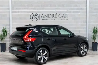 Volvo XC 40 2023 — foto 6 de 46