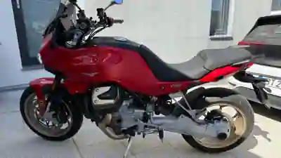 Moto Guzzi V100 Mandello 2022 - 10000 EUR, 7500 km - foto 1 de 6