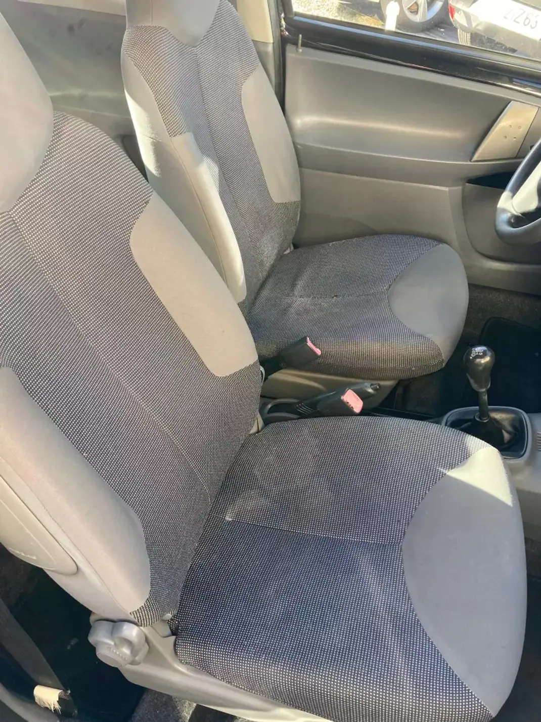 Peugeot 107 2008 - 4500 EUR, 171000 km - AUTO.MOTO.pt - 171000km - foto 11 de 17