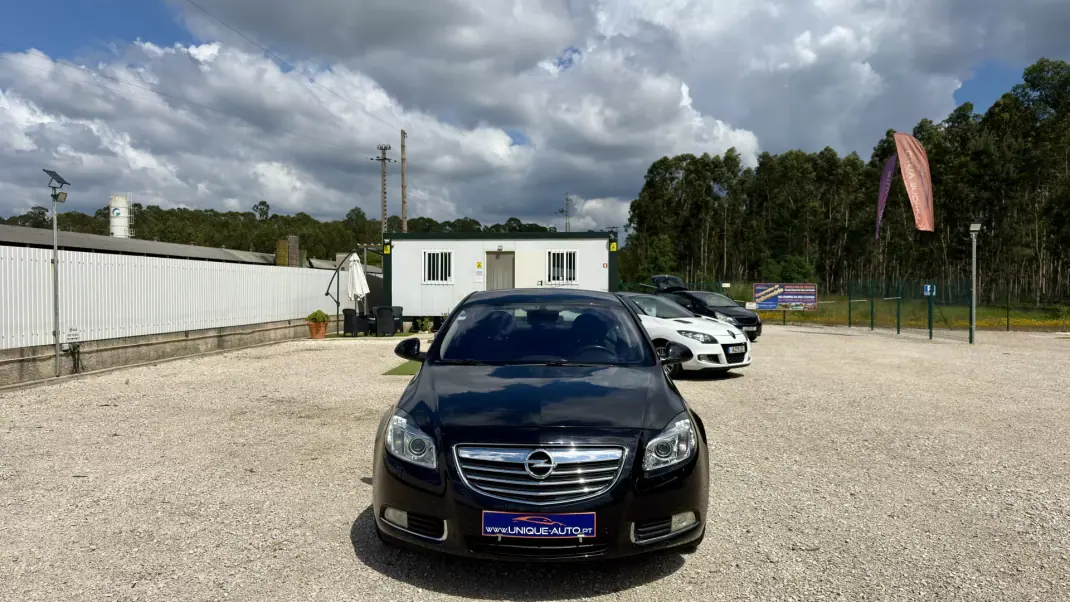 Opel Insignia 2009 - 9600 EUR, 200000 km - AUTO.MOTO.pt - 200000km - foto 7 de 12
