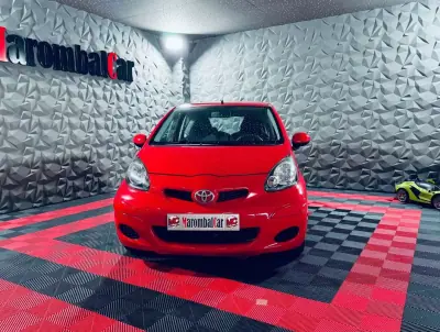 Toyota Aygo 2009 - 4990 EUR, 96384 km - AUTO.MOTO.pt - 96384km - foto 3 de 26