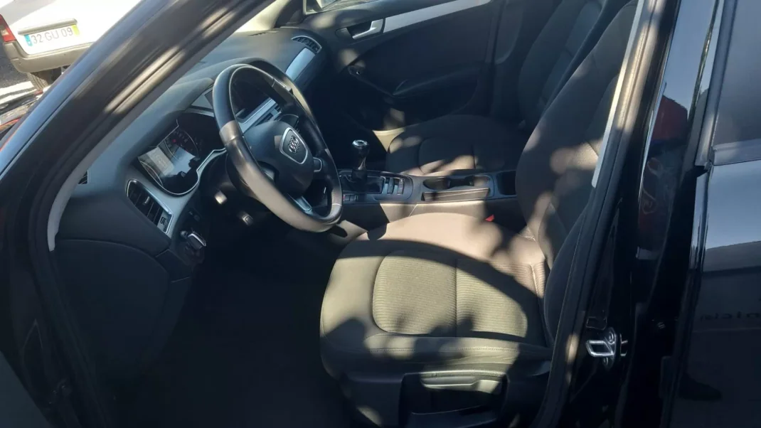 Audi A4 2015 - 17950 EUR, 145000 km - AUTO.MOTO.pt - 145000km - foto 14 de 19