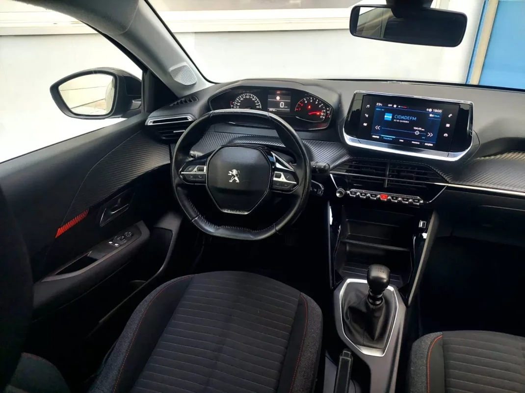 Peugeot 208 2020 - 17900 EUR, 94355 km - AUTO.MOTO.pt - 94355km - foto 10 de 23