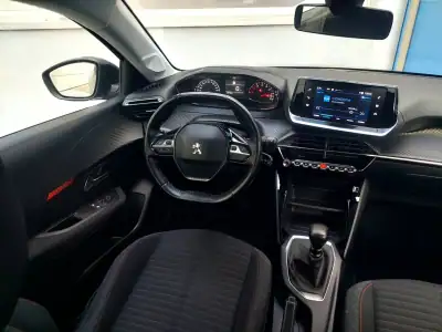 Peugeot 208 2020 - 17900 EUR, 94355 km - AUTO.MOTO.pt - 94355km - foto 10 de 23