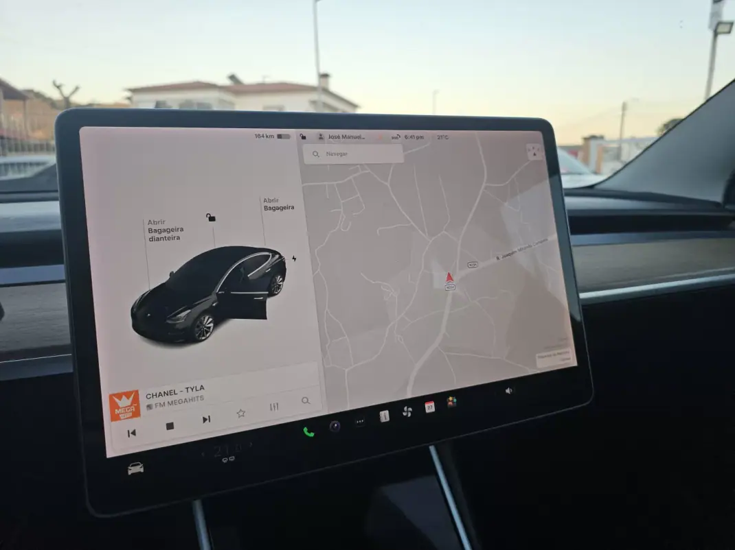 Tesla Model 3 2019 - 23500 EUR, 119000 km - AUTO.MOTO.pt - 119000km - foto 9 de 13