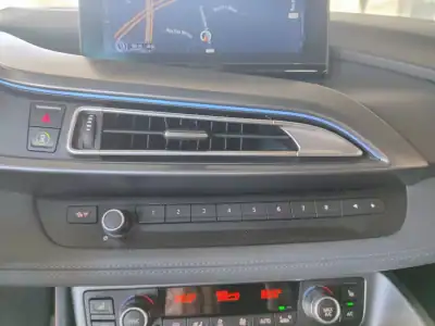 BMW i8 2017 - 65500 EUR, 96600 km - AUTO.MOTO.pt - 96600km - foto 31 de 38